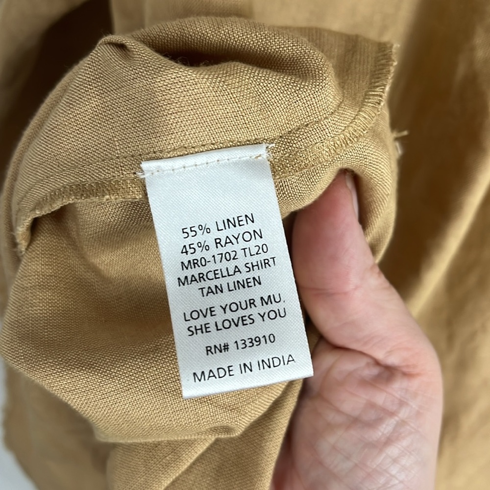 How me your mumu medium oversized button up - Picture 8 of 8